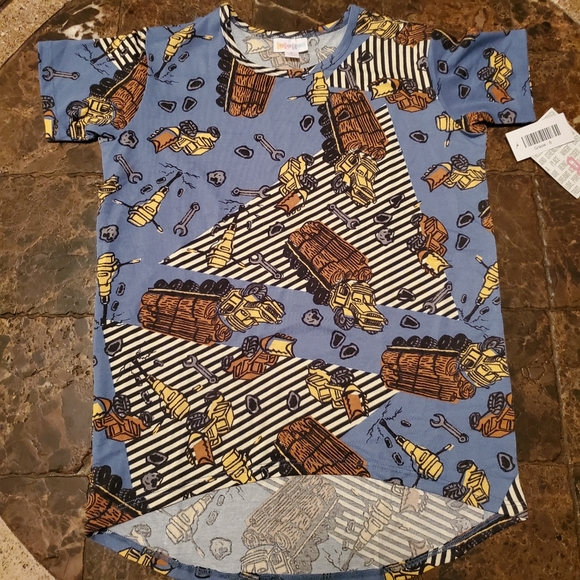 5/25 LuLaroe Gracie Kids Shirt Trucks & Wrenches 8 NWT - Picture 1 of 5